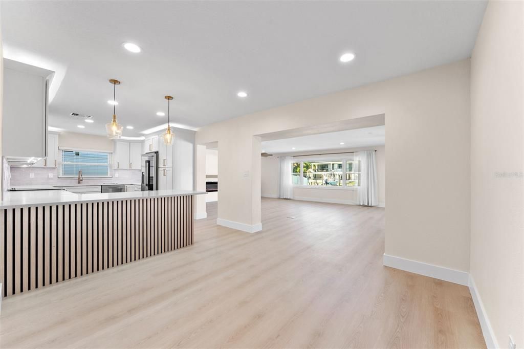 En Venta: $1,350,000 (3 camas, 3 baños, 2332 Pies cuadrados)