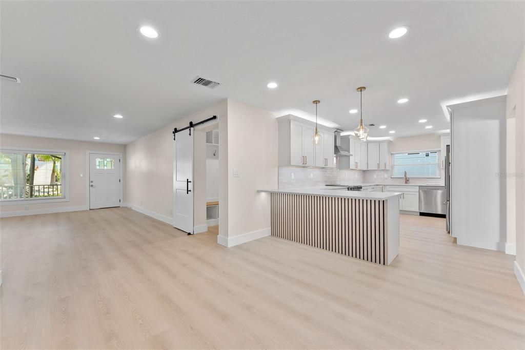 En Venta: $1,350,000 (3 camas, 3 baños, 2332 Pies cuadrados)