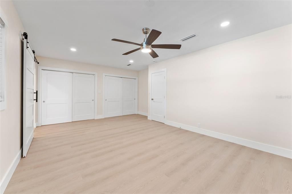 En Venta: $1,350,000 (3 camas, 3 baños, 2332 Pies cuadrados)