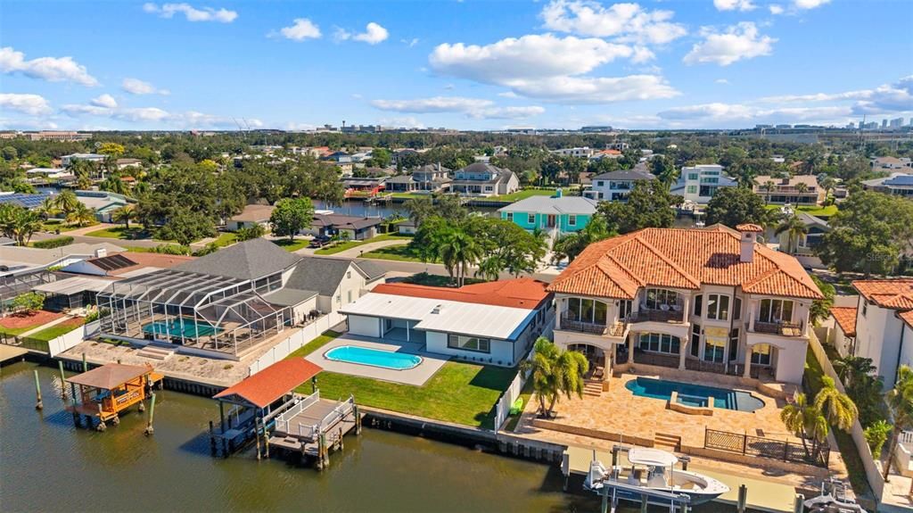 En Venta: $1,350,000 (3 camas, 3 baños, 2332 Pies cuadrados)