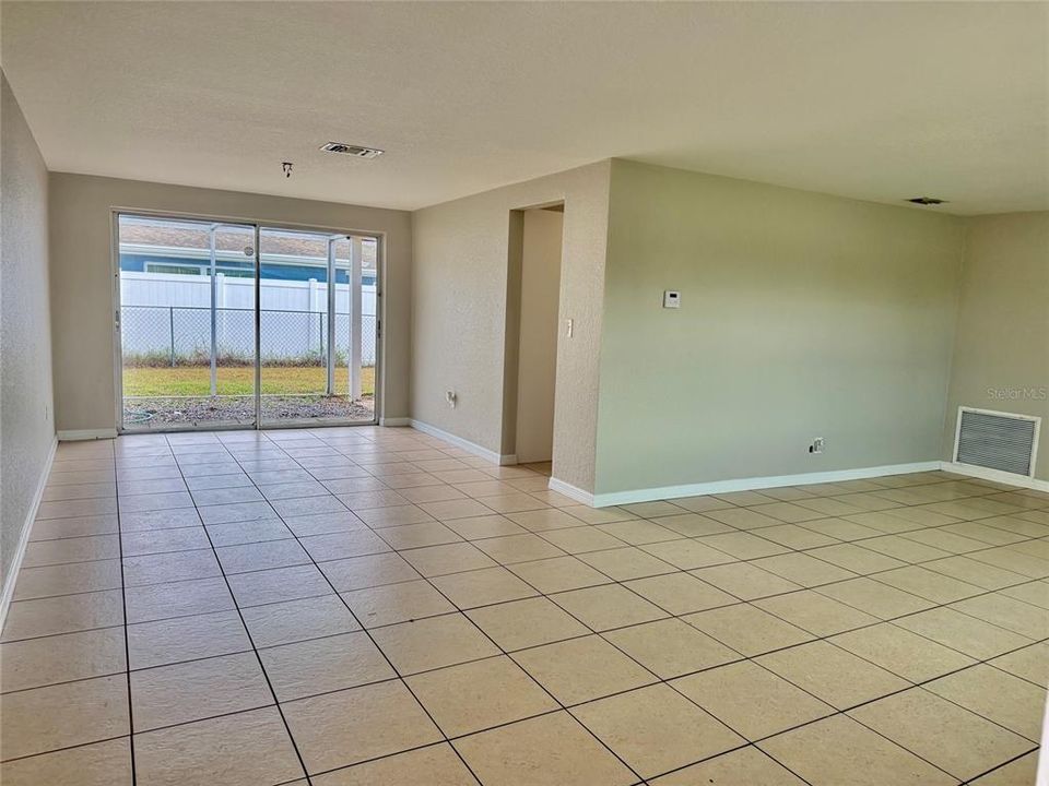 В аренду: $1,995 (3 спален, 2 ванн, 1334 Квадратных фут)