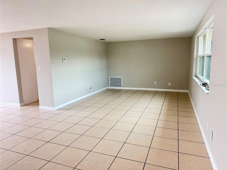 В аренду: $1,995 (3 спален, 2 ванн, 1334 Квадратных фут)
