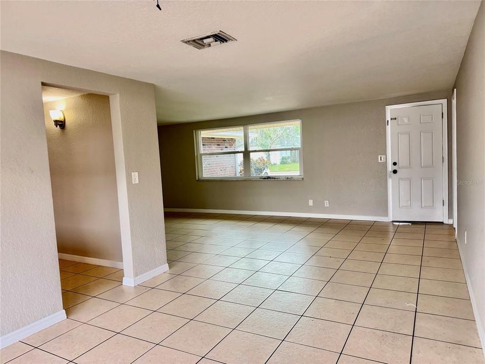 В аренду: $1,995 (3 спален, 2 ванн, 1334 Квадратных фут)