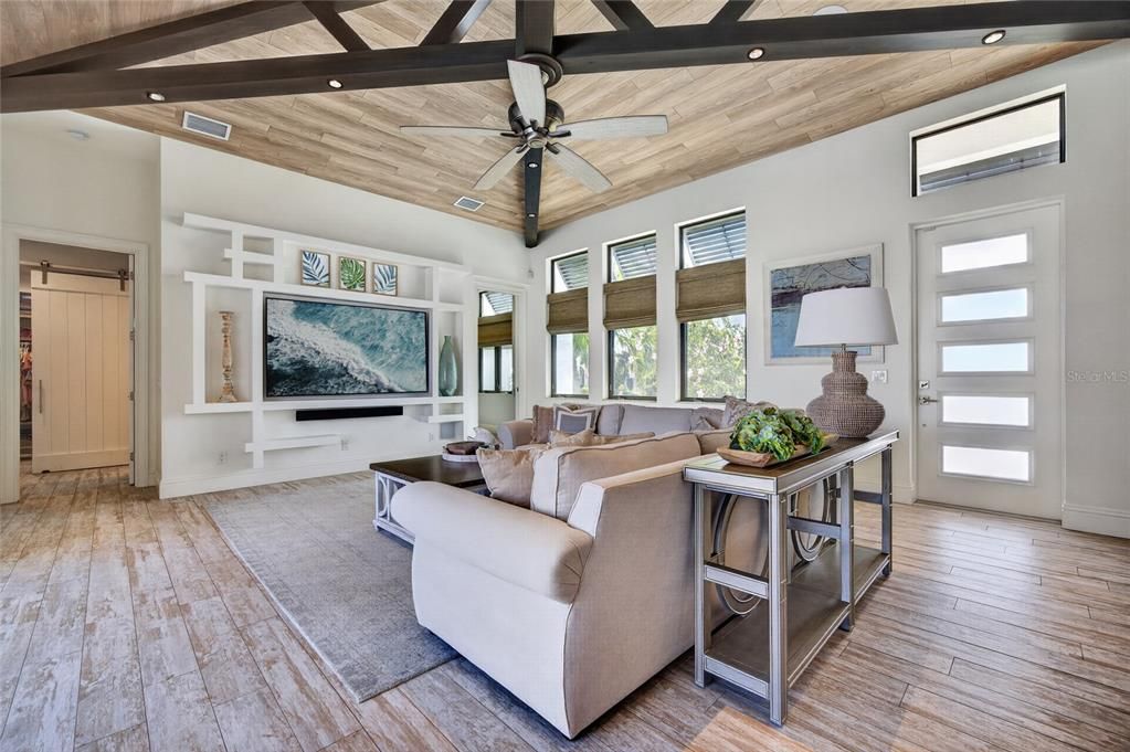 For Sale: $1,400,000 (3 beds, 3 baths, 2358 Square Feet)