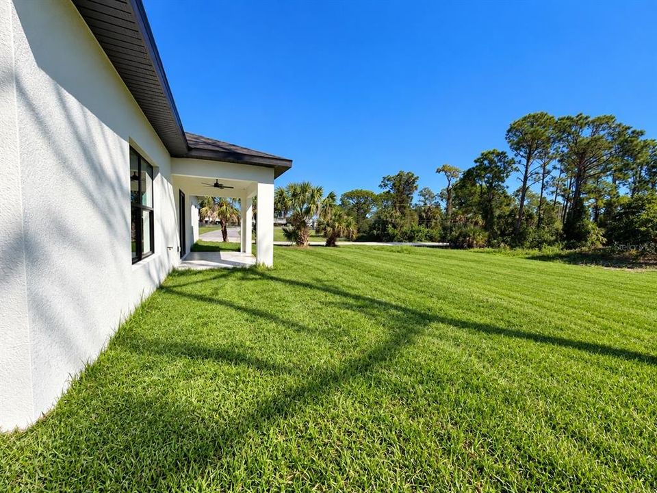 For Rent: $2,050 (3 beds, 2 baths, 1706 Square Feet)
