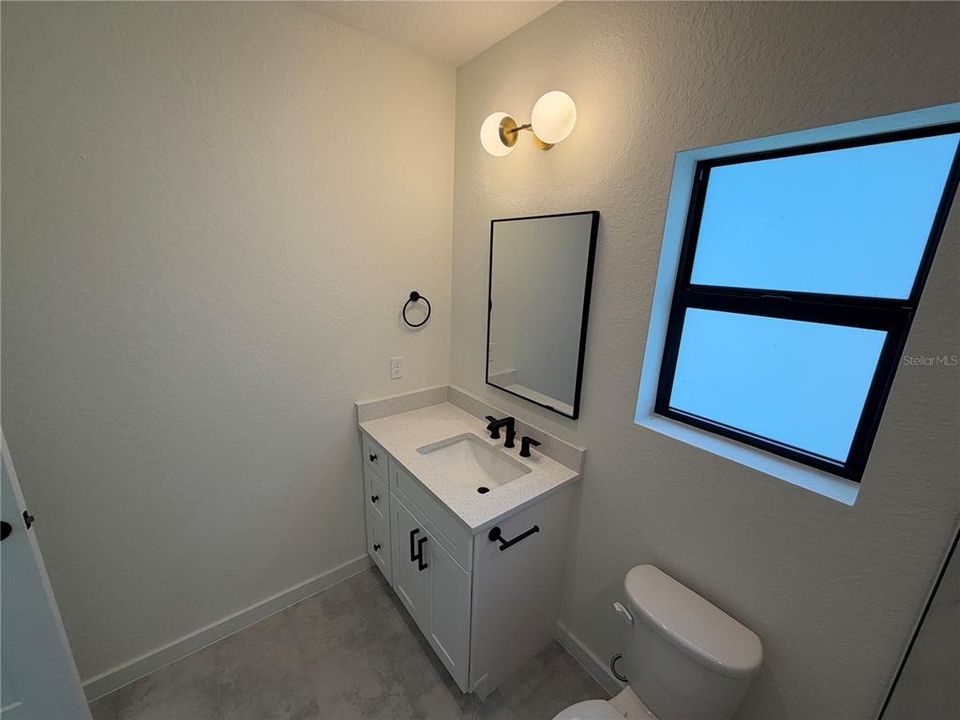 For Rent: $2,050 (3 beds, 2 baths, 1706 Square Feet)