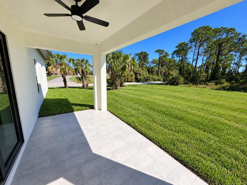 For Rent: $2,050 (3 beds, 2 baths, 1706 Square Feet)