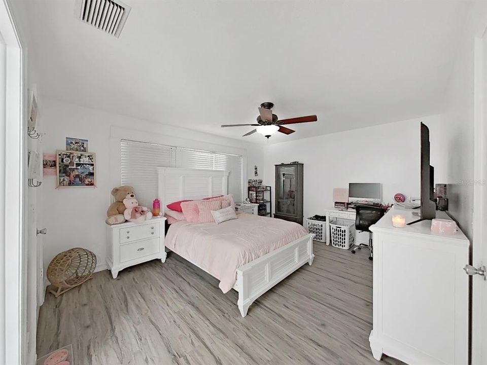 For Sale: $414,900 (3 beds, 2 baths, 1496 Square Feet)