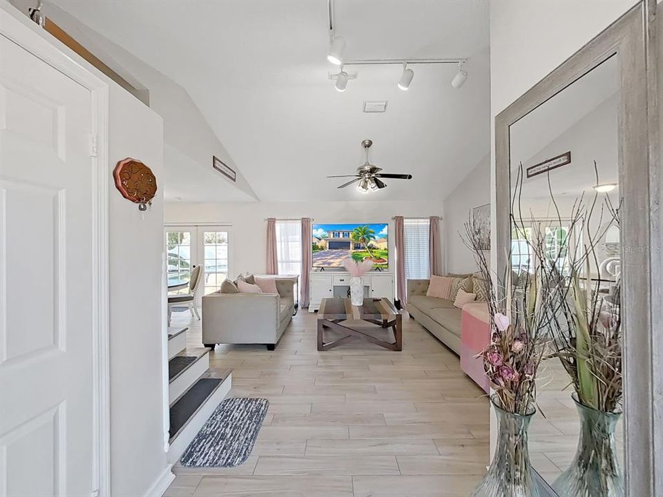 For Sale: $414,900 (3 beds, 2 baths, 1496 Square Feet)