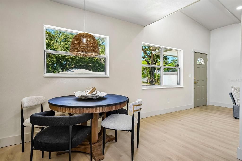 En Venta: $305,000 (3 camas, 1 baños, 1094 Pies cuadrados)