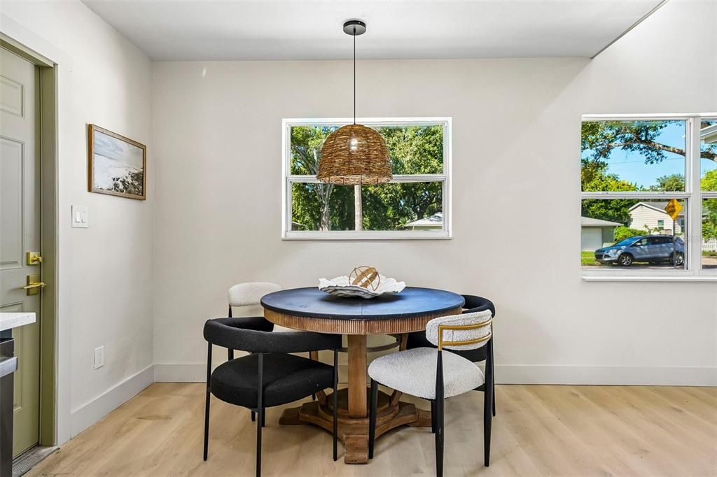 En Venta: $305,000 (3 camas, 1 baños, 1094 Pies cuadrados)