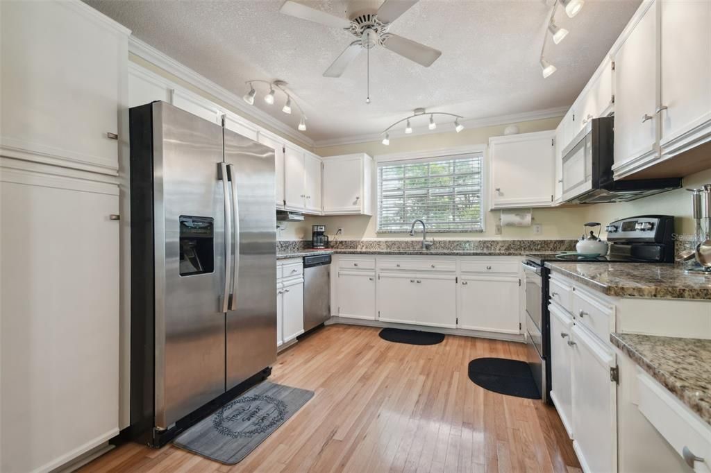 En Venta: $375,900 (2 camas, 2 baños, 1858 Pies cuadrados)