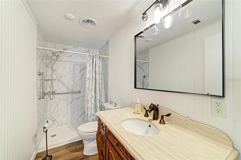 На продажу: $185,000 (2 спален, 2 ванн, 1394 Квадратных фут)