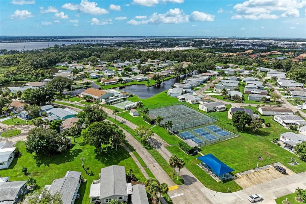 На продажу: $185,000 (2 спален, 2 ванн, 1394 Квадратных фут)