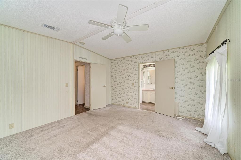 На продажу: $185,000 (2 спален, 2 ванн, 1394 Квадратных фут)