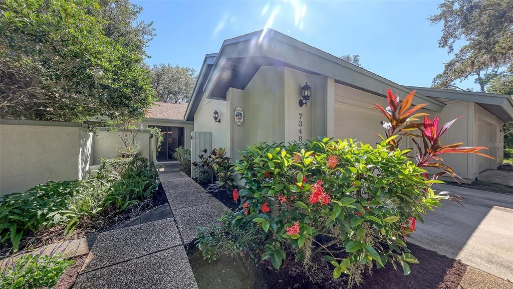 For Sale: $249,995 (2 beds, 2 baths, 1389 Square Feet)