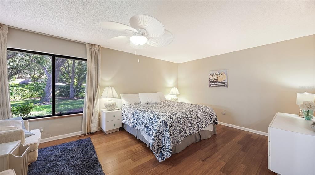 For Sale: $249,995 (2 beds, 2 baths, 1389 Square Feet)