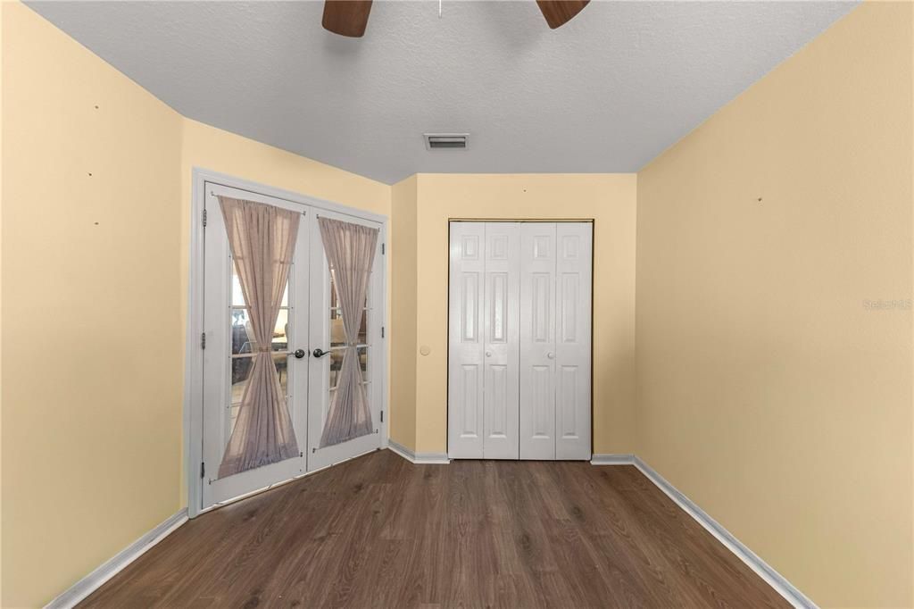 For Sale: $250,000 (3 beds, 2 baths, 2033 Square Feet)