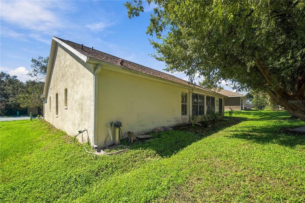 For Sale: $250,000 (3 beds, 2 baths, 2033 Square Feet)