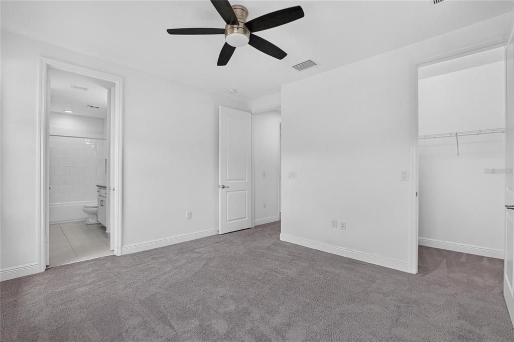 В аренду: $4,000 (5 спален, 4 ванн, 3381 Квадратных фут)
