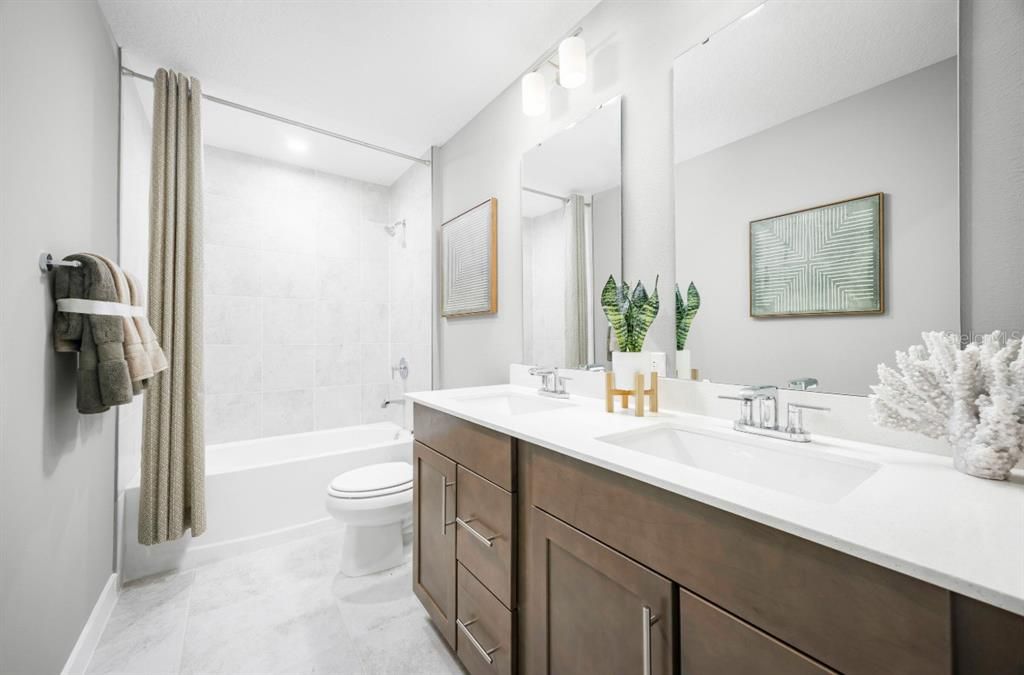 На продажу: $362,990 (4 спален, 2 ванн, 2187 Квадратных фут)
