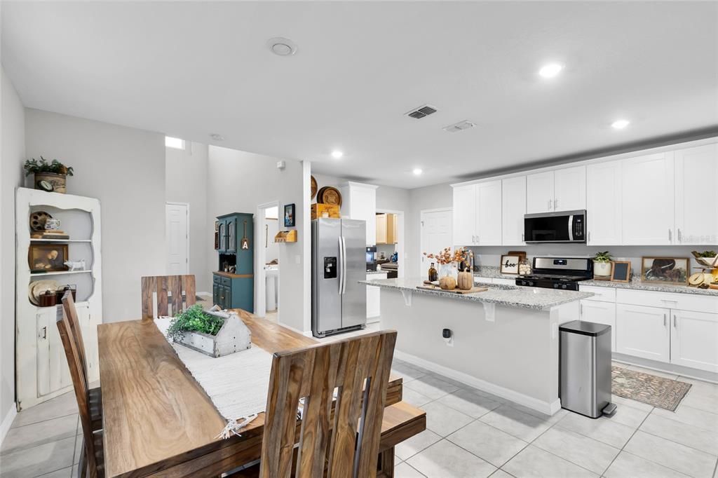 En Venta: $325,000 (4 camas, 2 baños, 2168 Pies cuadrados)
