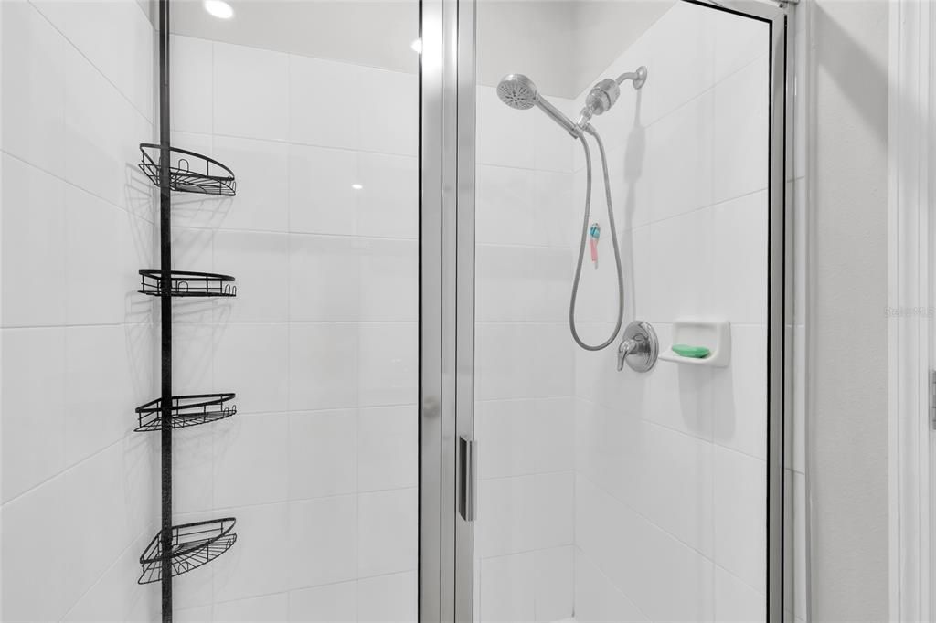 En Venta: $325,000 (4 camas, 2 baños, 2168 Pies cuadrados)