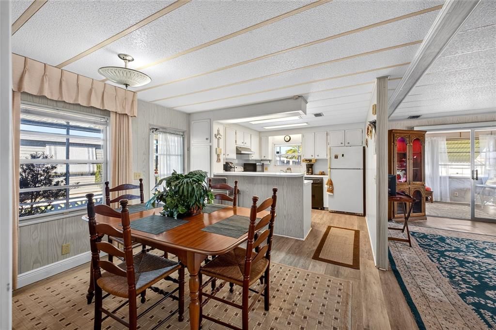 For Sale: $150,000 (3 beds, 2 baths, 1113 Square Feet)