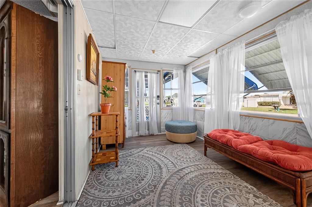 For Sale: $150,000 (3 beds, 2 baths, 1113 Square Feet)