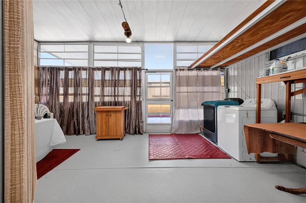 For Sale: $150,000 (3 beds, 2 baths, 1113 Square Feet)