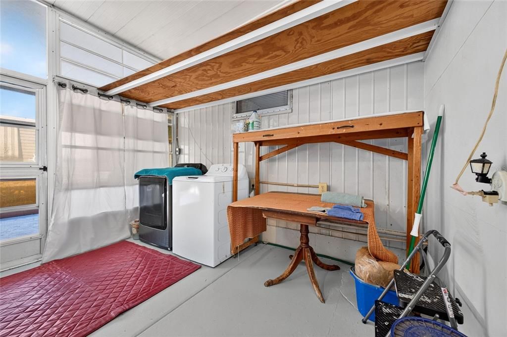 For Sale: $150,000 (3 beds, 2 baths, 1113 Square Feet)