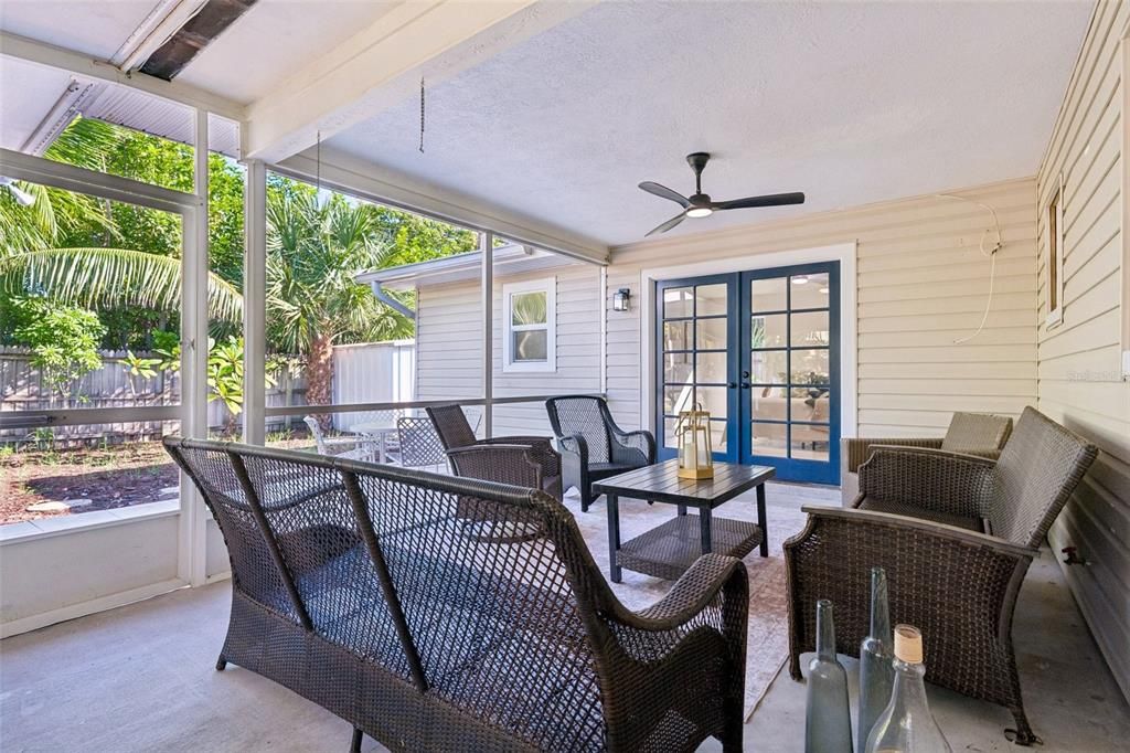 For Sale: $375,000 (2 beds, 2 baths, 1370 Square Feet)