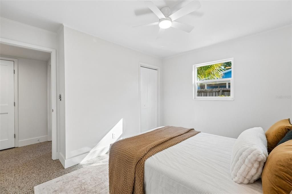 For Sale: $375,000 (2 beds, 2 baths, 1370 Square Feet)