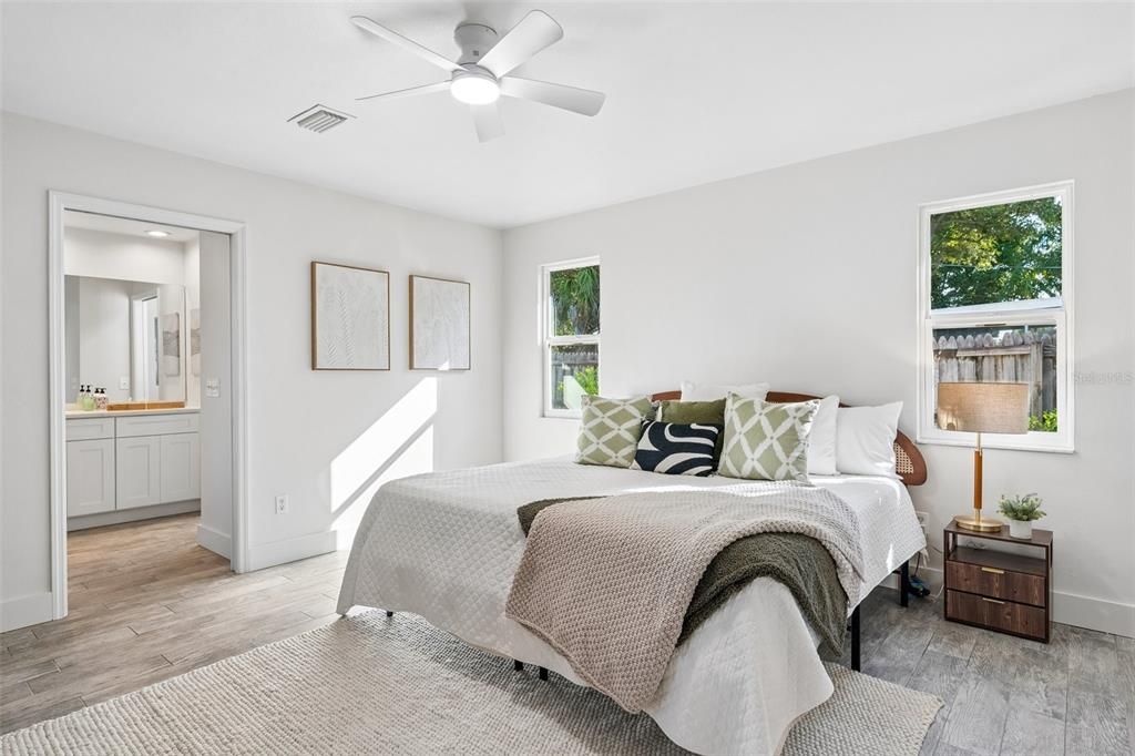 For Sale: $375,000 (2 beds, 2 baths, 1370 Square Feet)