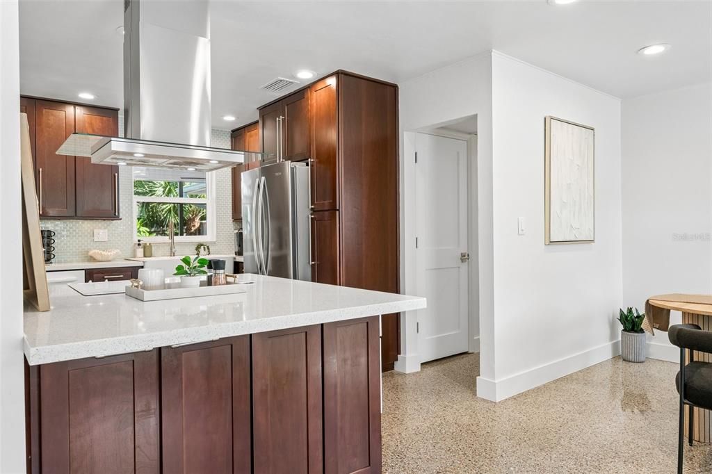 For Sale: $375,000 (2 beds, 2 baths, 1370 Square Feet)