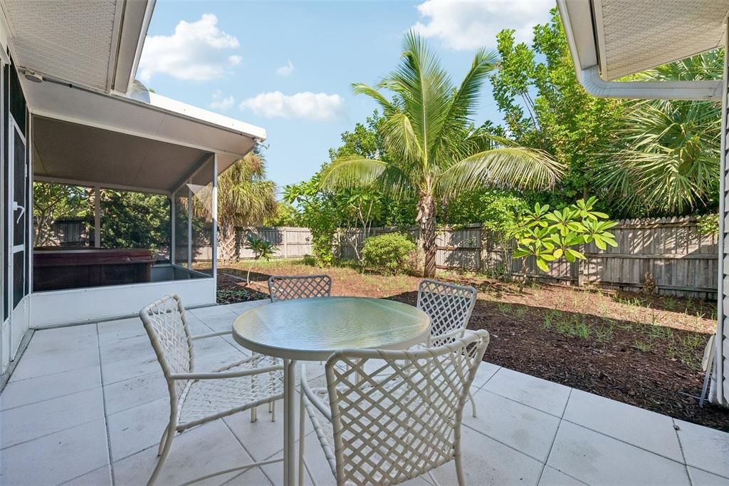 For Sale: $375,000 (2 beds, 2 baths, 1370 Square Feet)