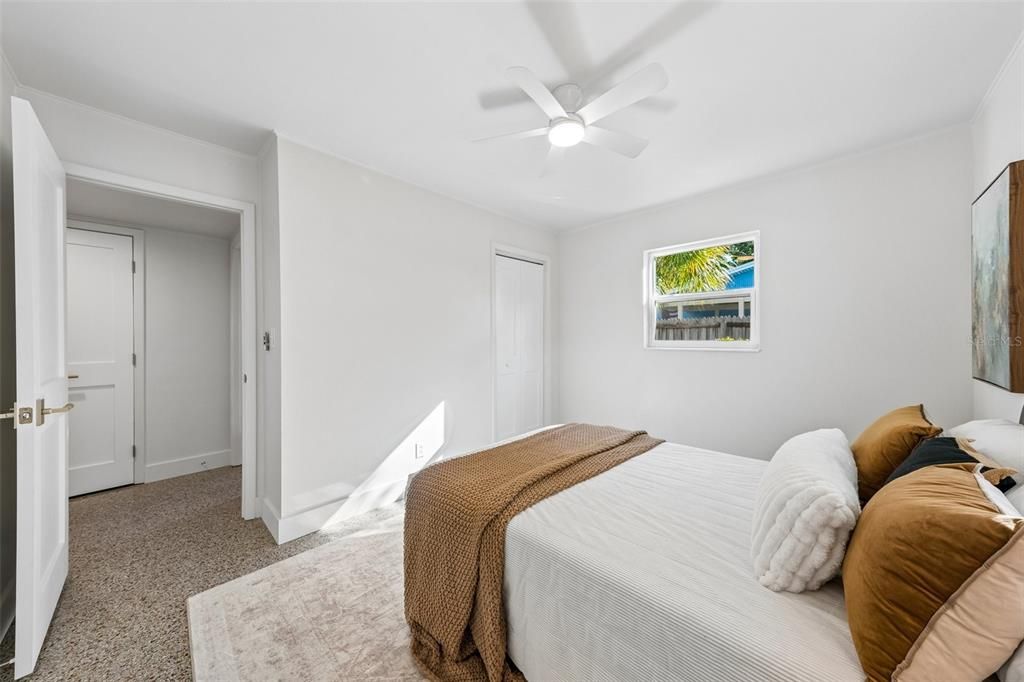 For Sale: $375,000 (2 beds, 2 baths, 1370 Square Feet)