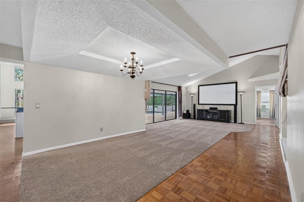 En Venta: $499,900 (4 camas, 2 baños, 2350 Pies cuadrados)