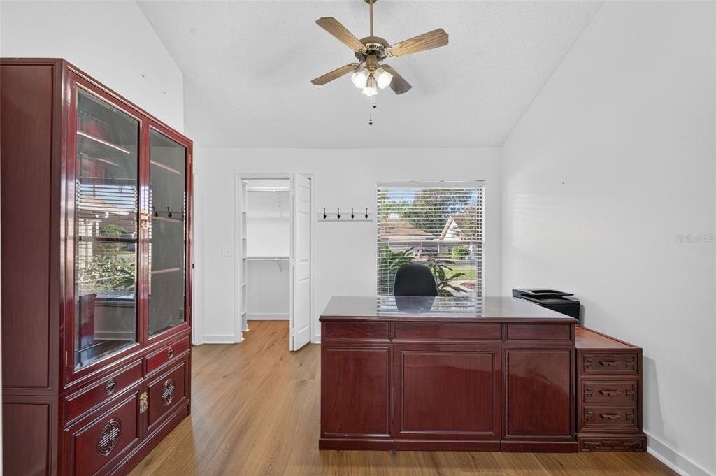 En Venta: $499,900 (4 camas, 2 baños, 2350 Pies cuadrados)
