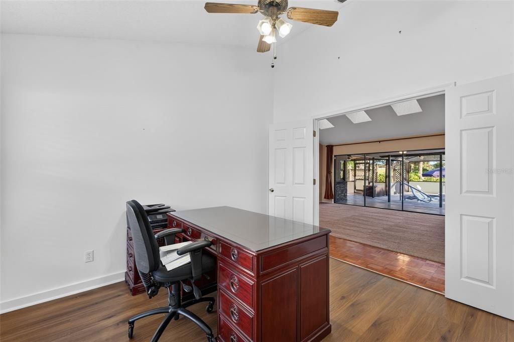 En Venta: $499,900 (4 camas, 2 baños, 2350 Pies cuadrados)