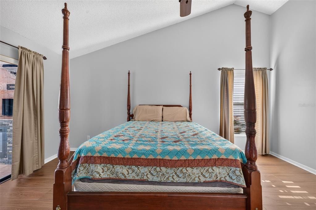 En Venta: $499,900 (4 camas, 2 baños, 2350 Pies cuadrados)