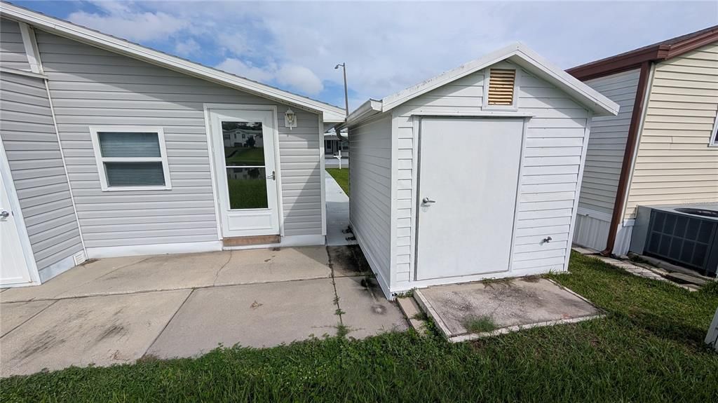 For Sale: $89,900 (1 beds, 1 baths, 792 Square Feet)