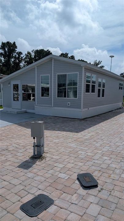 For Sale: $89,900 (1 beds, 1 baths, 792 Square Feet)
