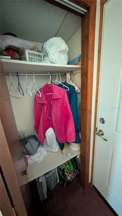 For Sale: $89,900 (1 beds, 1 baths, 792 Square Feet)