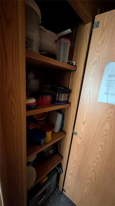 For Sale: $89,900 (1 beds, 1 baths, 792 Square Feet)