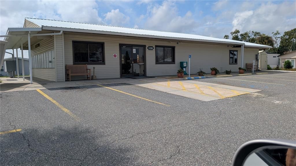 For Sale: $89,900 (1 beds, 1 baths, 792 Square Feet)