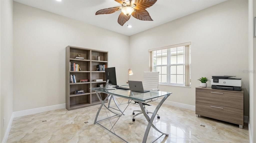 En Venta: $675,000 (5 camas, 3 baños, 3848 Pies cuadrados)