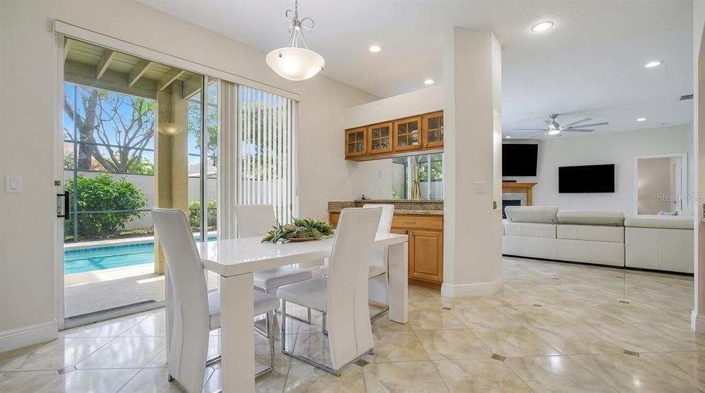 En Venta: $675,000 (5 camas, 3 baños, 3848 Pies cuadrados)