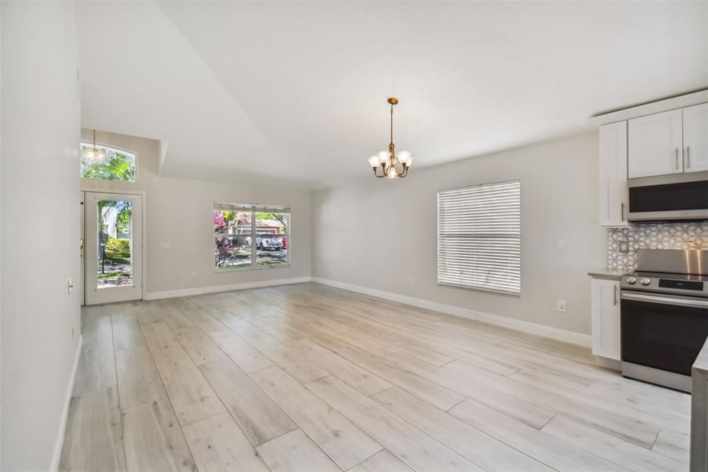 В аренду: $2,900 (3 спален, 2 ванн, 2074 Квадратных фут)