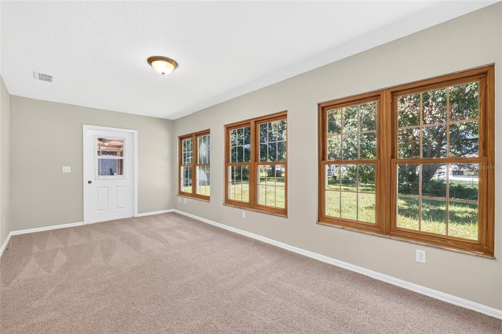For Sale: $189,900 (3 beds, 2 baths, 1726 Square Feet)